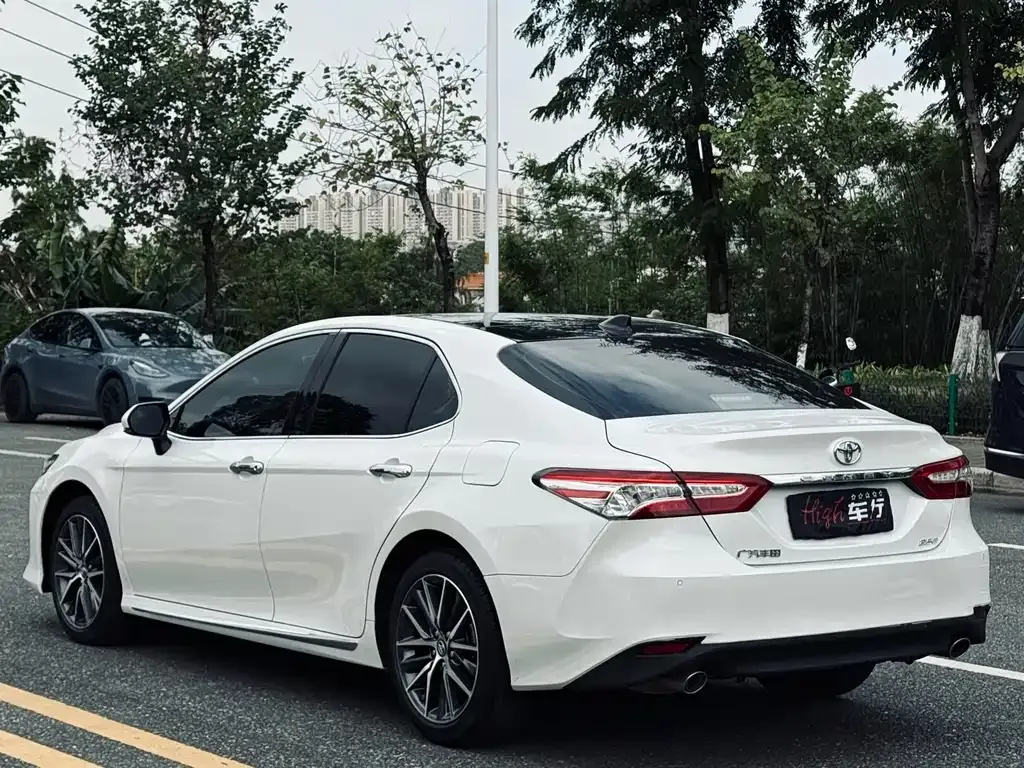 Toyota Camry 2023 из CN, фото 4