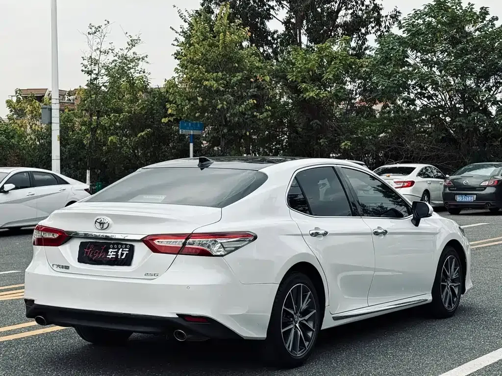 Toyota Camry 2023 из CN, фото 3