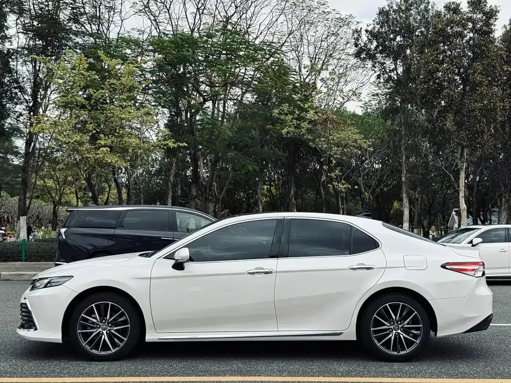 Toyota Camry 2023 из CN, фото 9