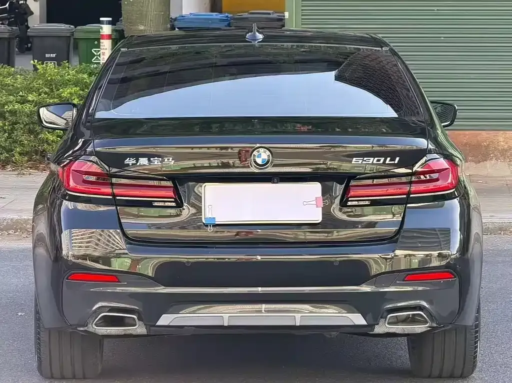 BMW 5 Series 2023 из CN, фото 2