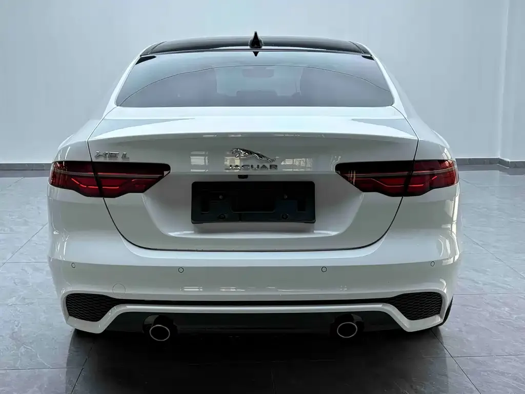 Jaguar XEL — фото 10