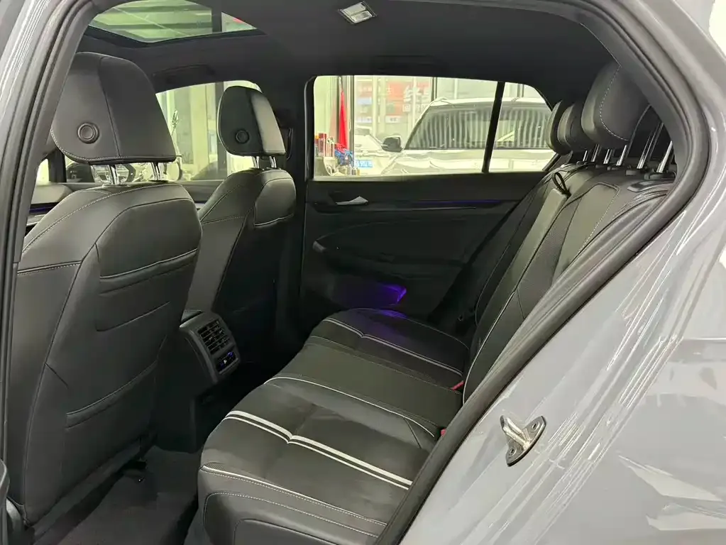 Volkswagen Golf 2022 из CN, фото 8