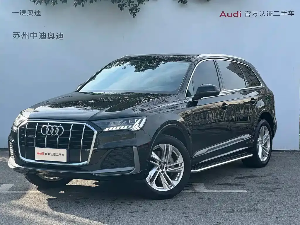 Audi Q7 — фото 1