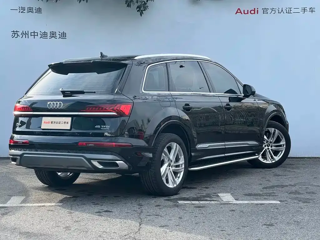 Audi Q7 — фото 6