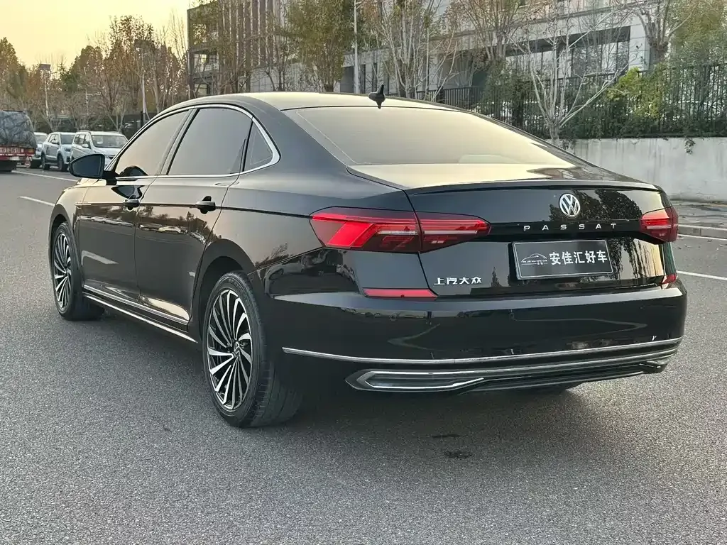 Volkswagen Passat — фото 9