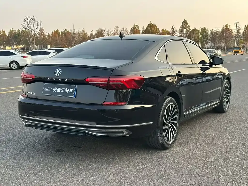Volkswagen Passat — фото 7