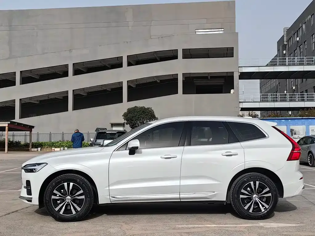 Volvo XC60 2022 из CN, фото 4
