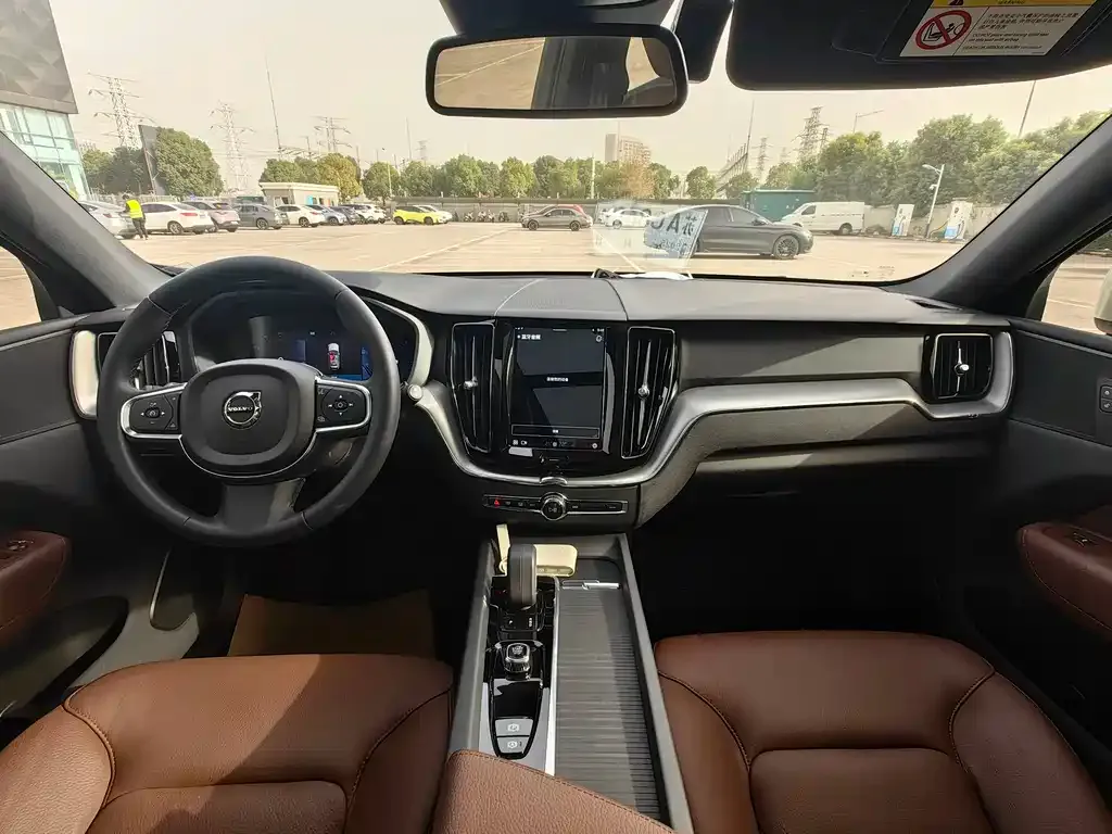 Volvo XC60 2022 из CN, фото 3