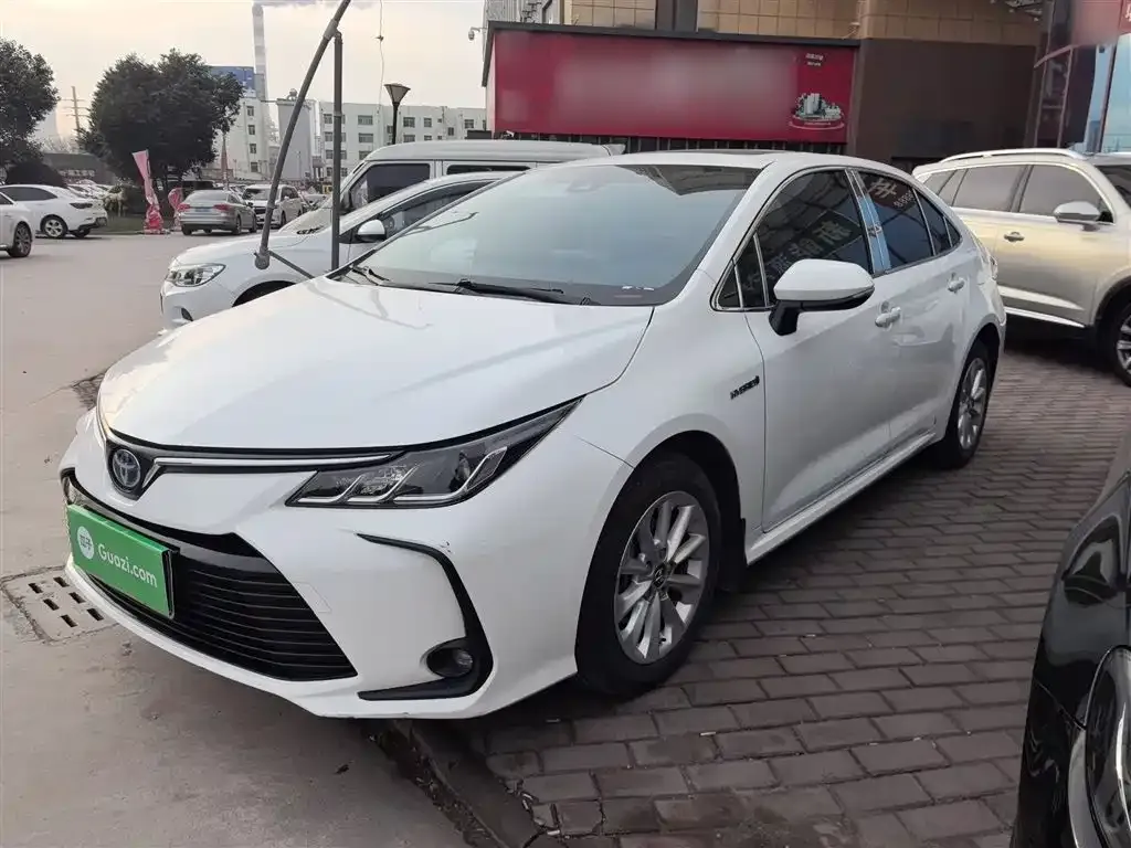 Toyota Corolla — фото 1