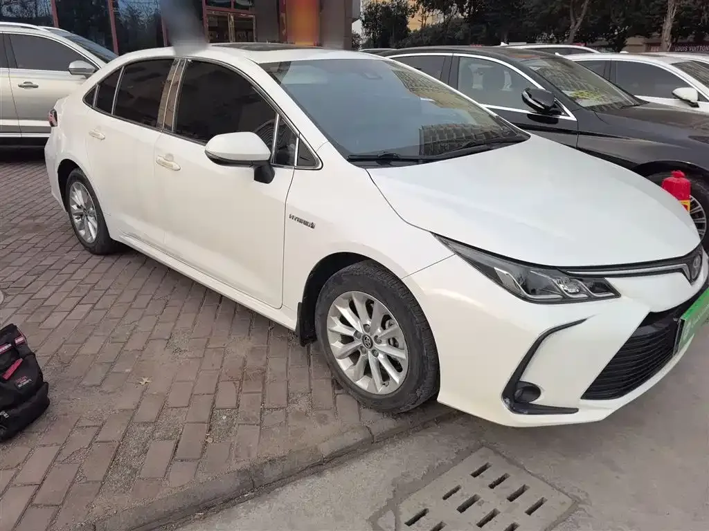 Toyota Corolla — фото 2