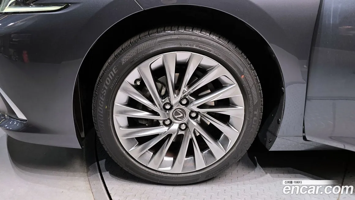 Lexus ES 2025 из KR, фото 5
