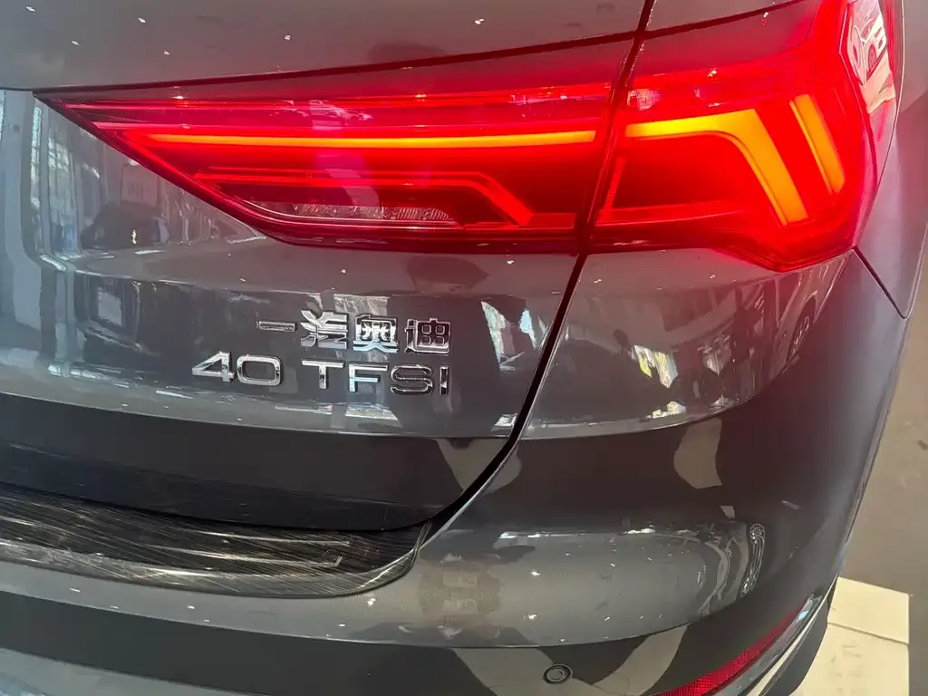 Audi Q3 — фото 9