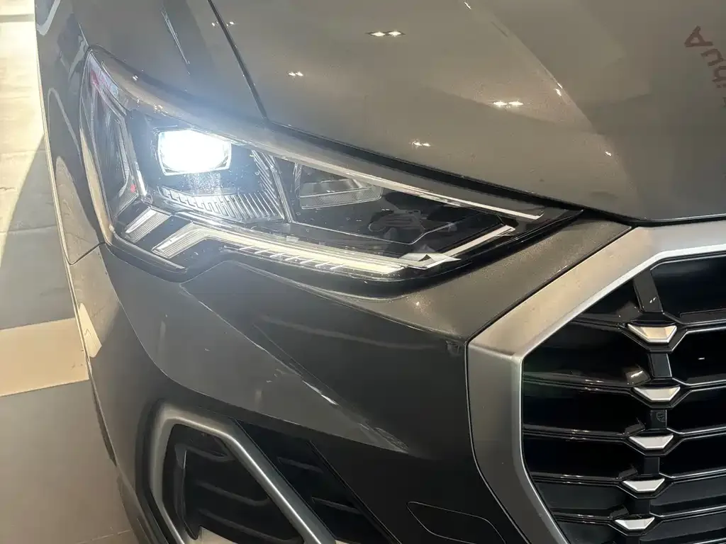 Audi Q3 — фото 6