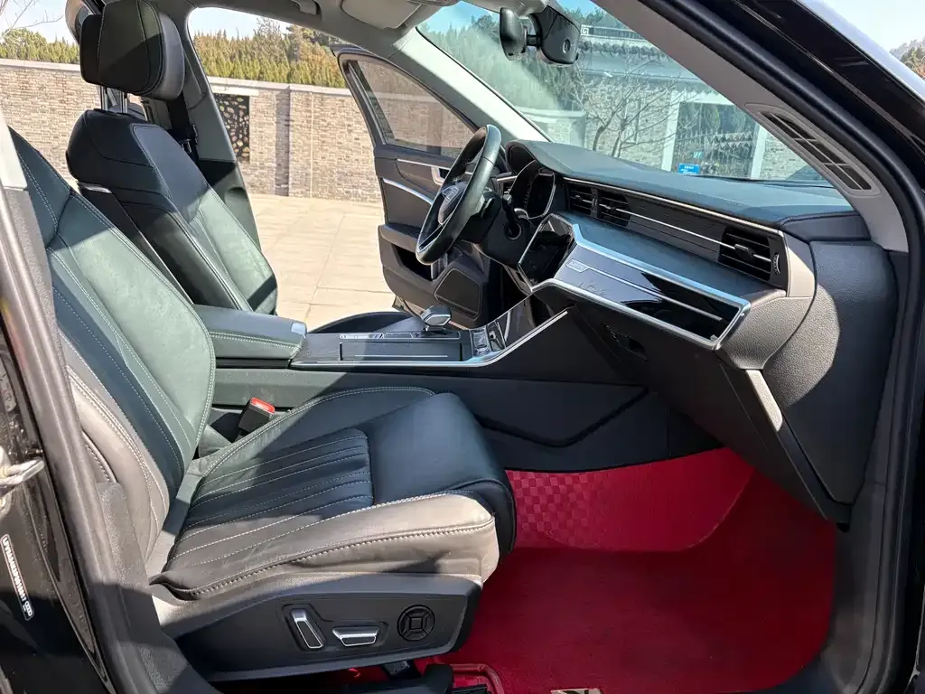 Audi A6L 2023 из CN, фото 4