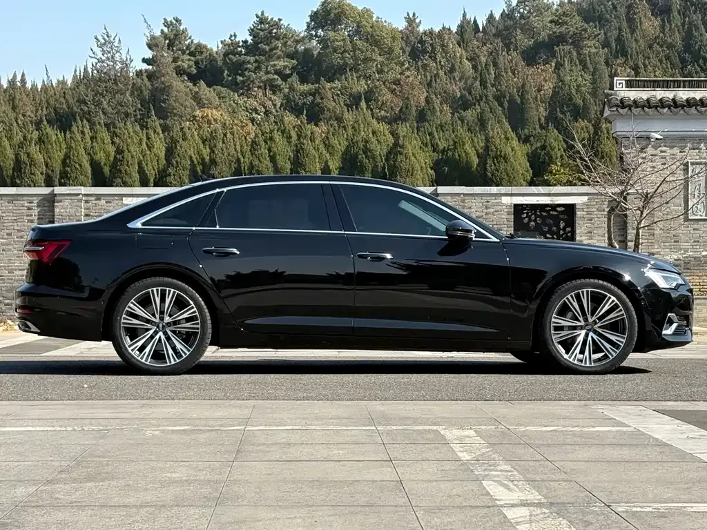 Audi A6L 2023 из CN, фото 10