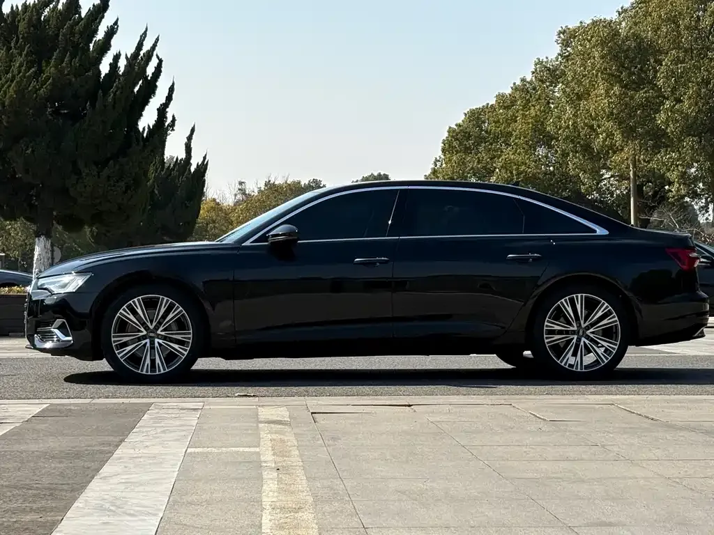 Audi A6L 2023 из CN, фото 2