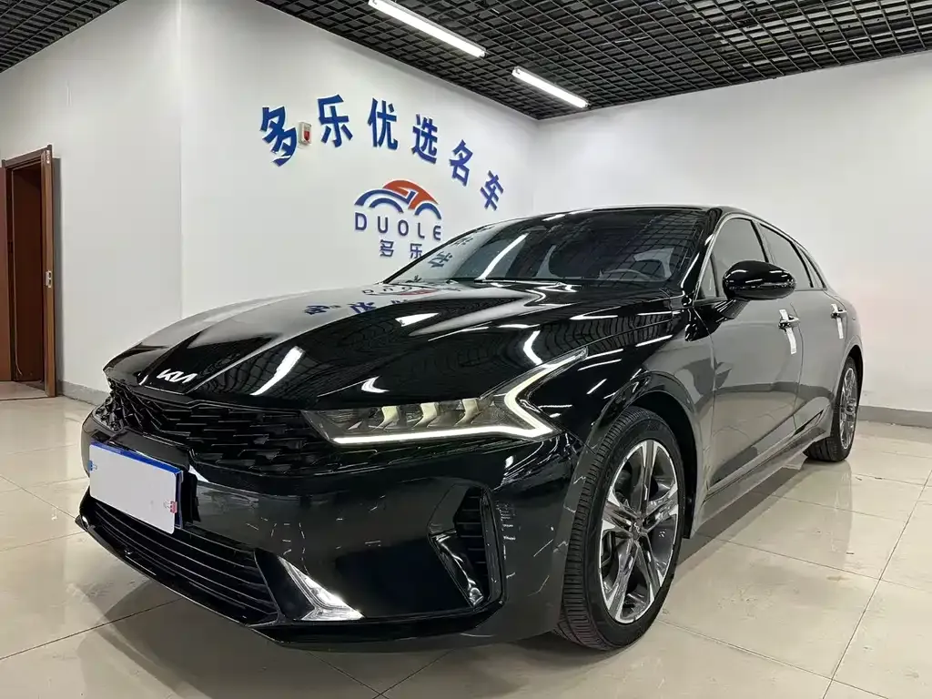 Kia K5 2023 из CN, фото 1