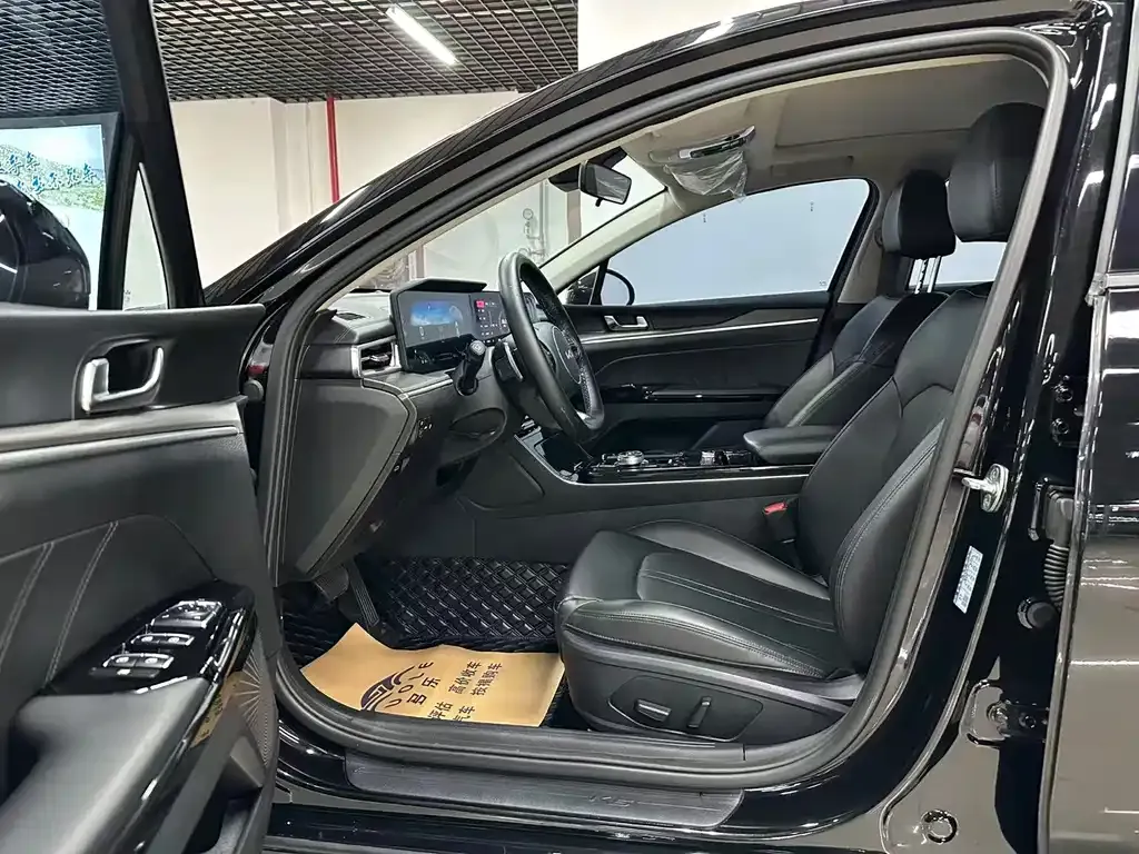 Kia K5 2023 из CN, фото 5