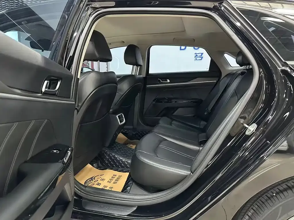 Kia K5 2023 из CN, фото 6