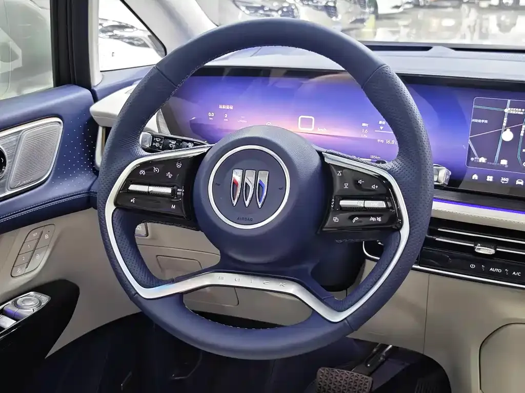 Buick Century 2024 из CN, фото 3