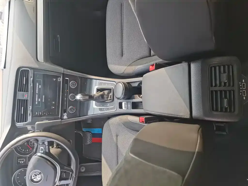 Volkswagen Golf 2021 из CN, фото 7