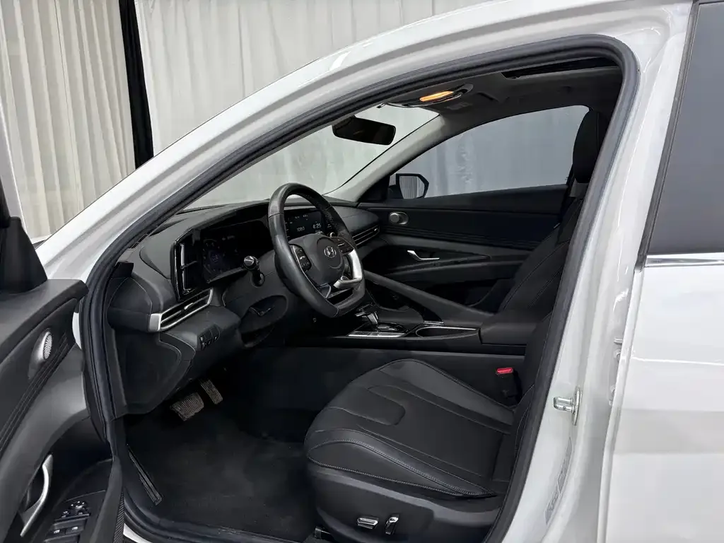 Hyundai Elantra 2021 из CN, фото 4
