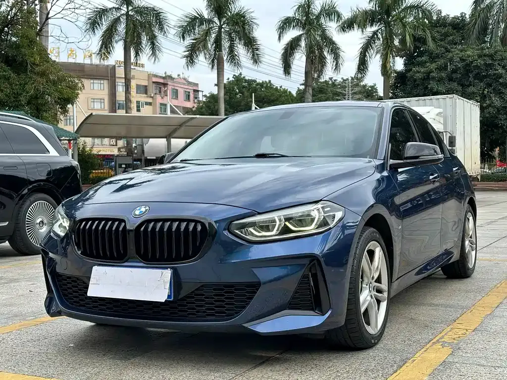 BMW 1 Series 2021 из CN, фото 1