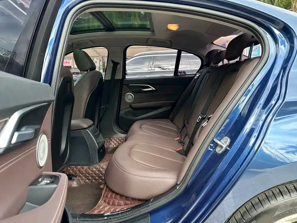 BMW 1 Series 2021 из CN, фото 10