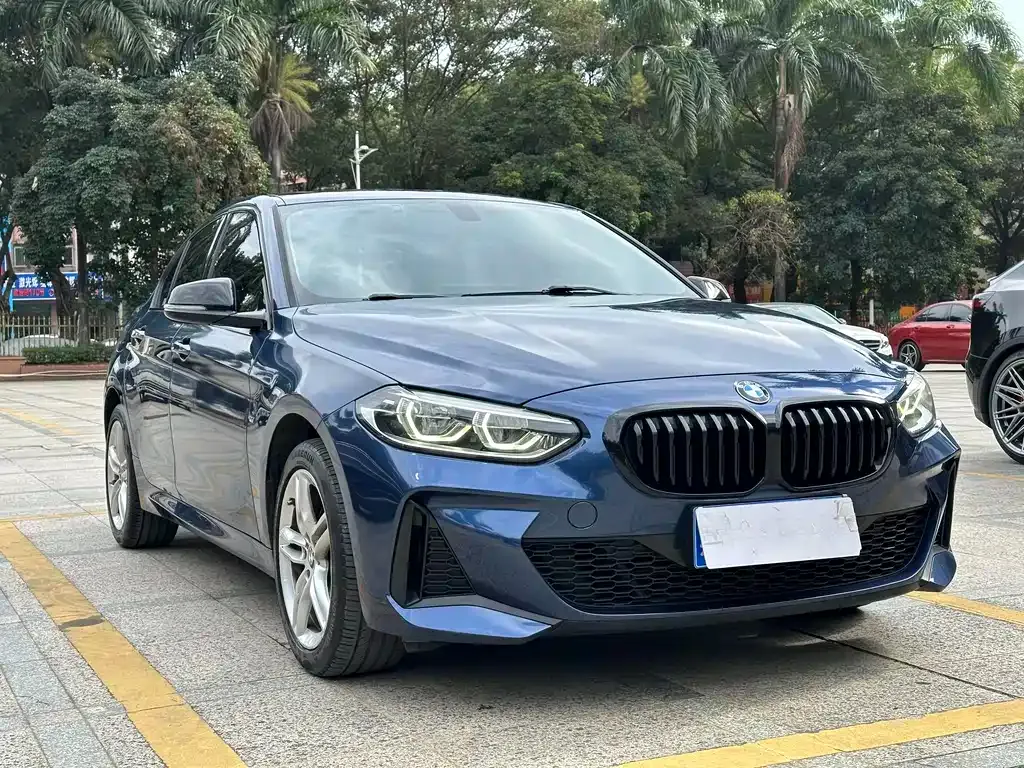 BMW 1 Series 2021 из CN, фото 3