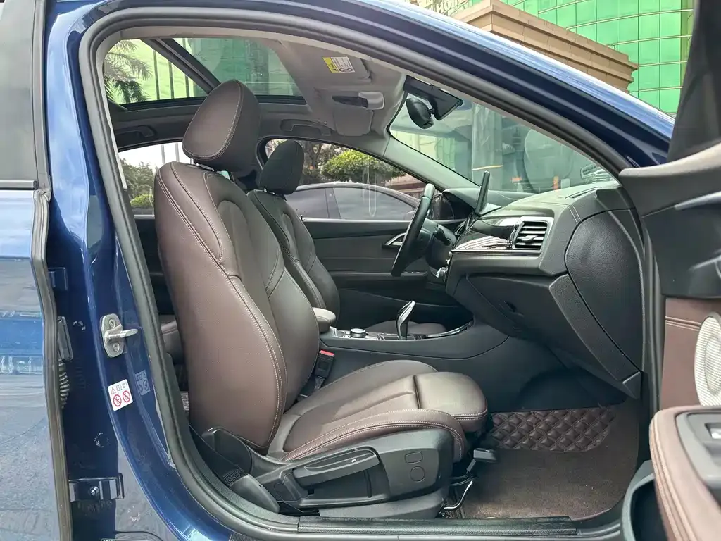 BMW 1 Series 2021 из CN, фото 7