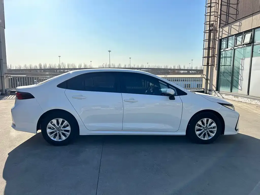 Toyota Corolla 2021 из CN, фото 7