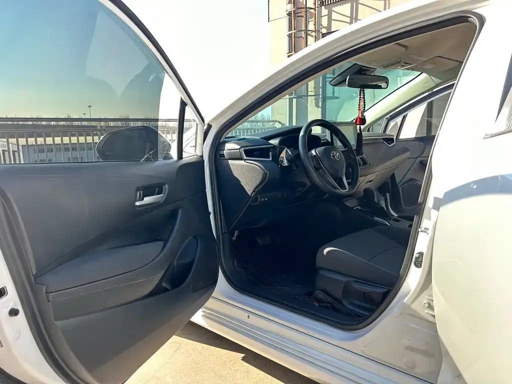 Toyota Corolla 2021 из CN, фото 3