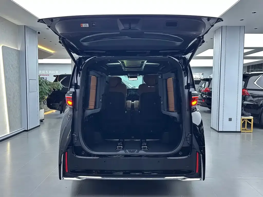 Toyota Vellfire 2024 из CN, фото 3