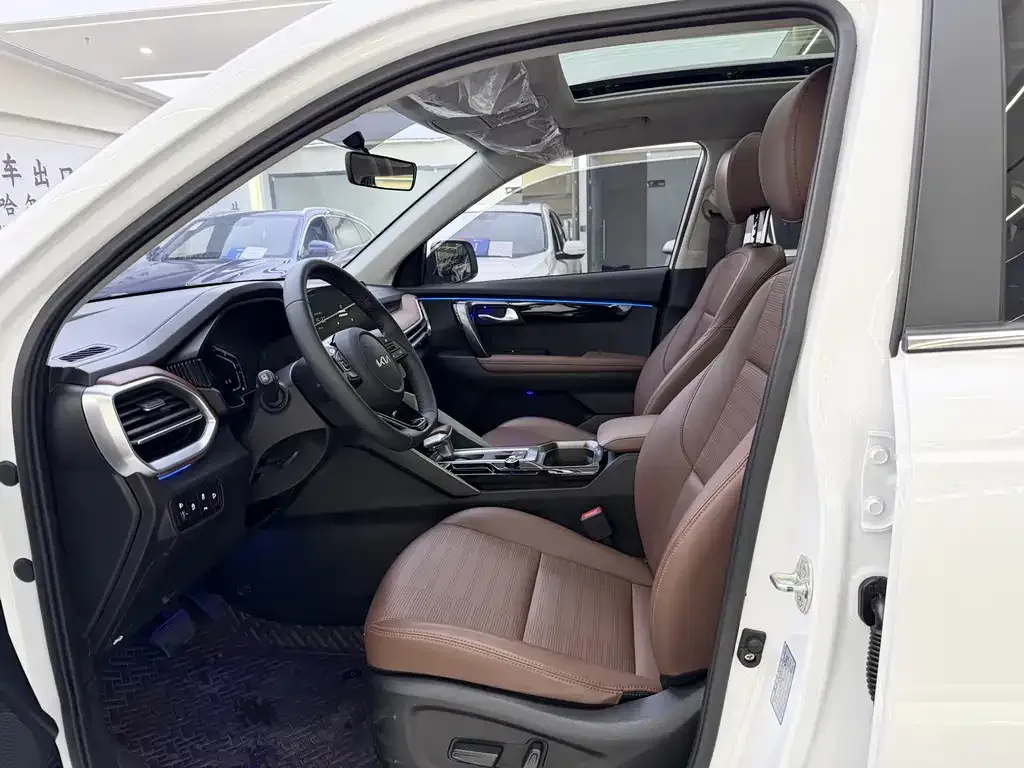 Kia Sportage 2023 из CN, фото 2