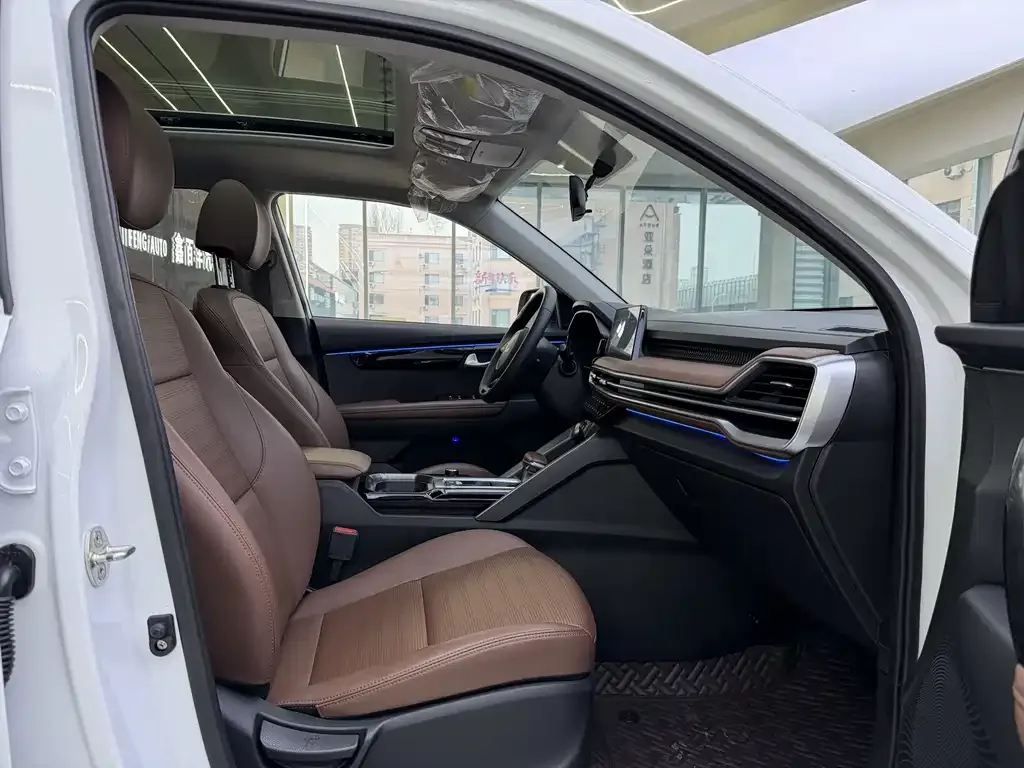 Kia Sportage 2023 из CN, фото 8