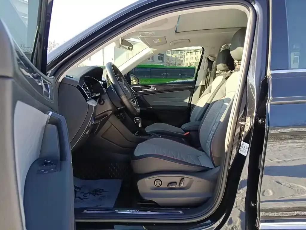 Volkswagen Tiguan L New Energy 2022 из CN, фото 3
