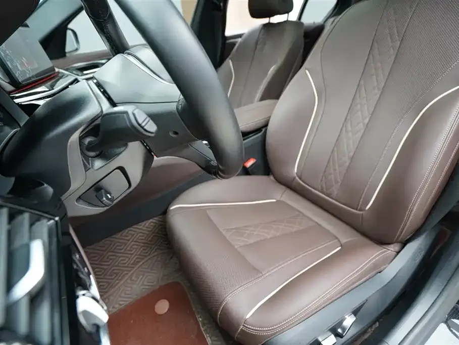 BMW 5 Series 2021 из CN, фото 5