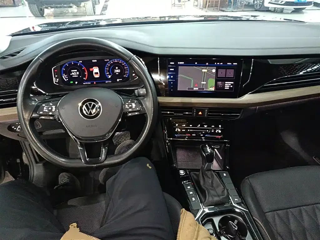 Volkswagen Passat — фото 10