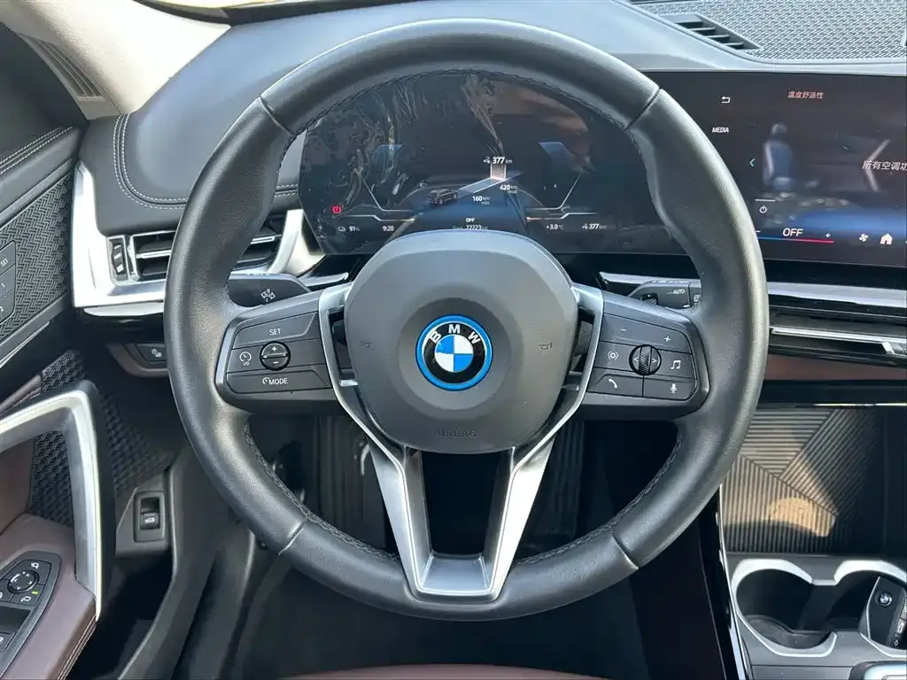 BMW iX1 2024 из CN, фото 9