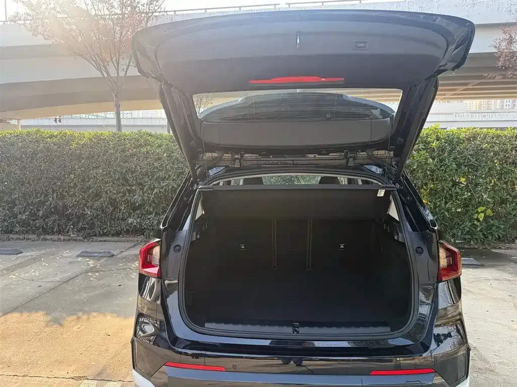 BMW iX1 2024 из CN, фото 7