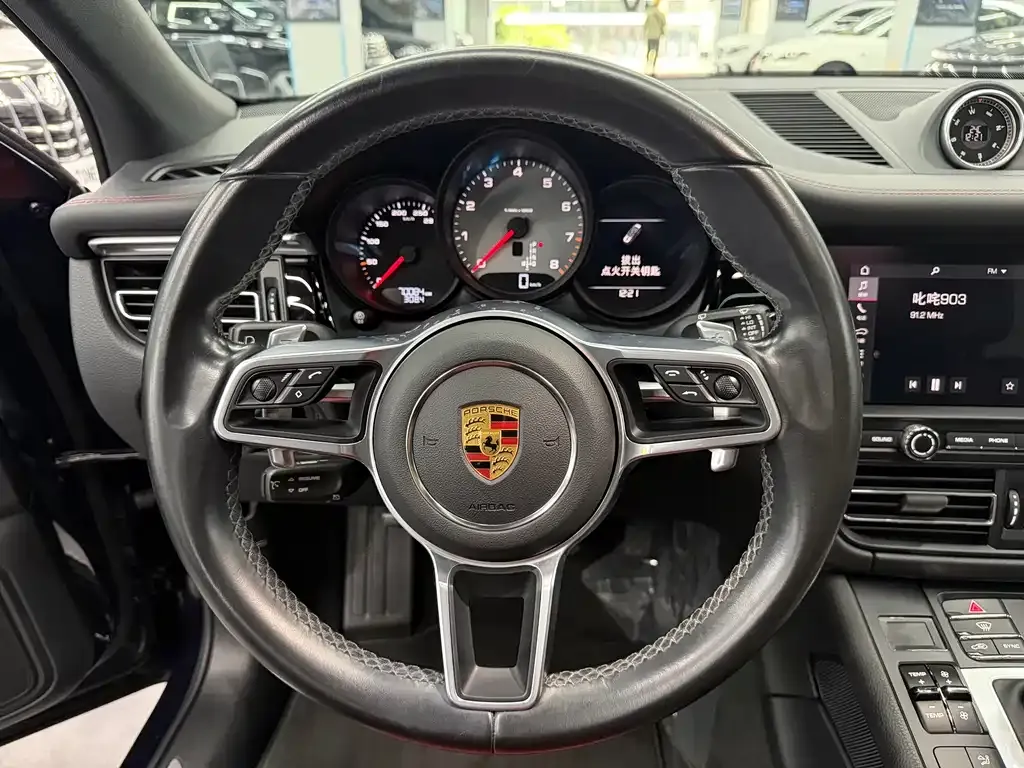 Porsche Macan — фото 4