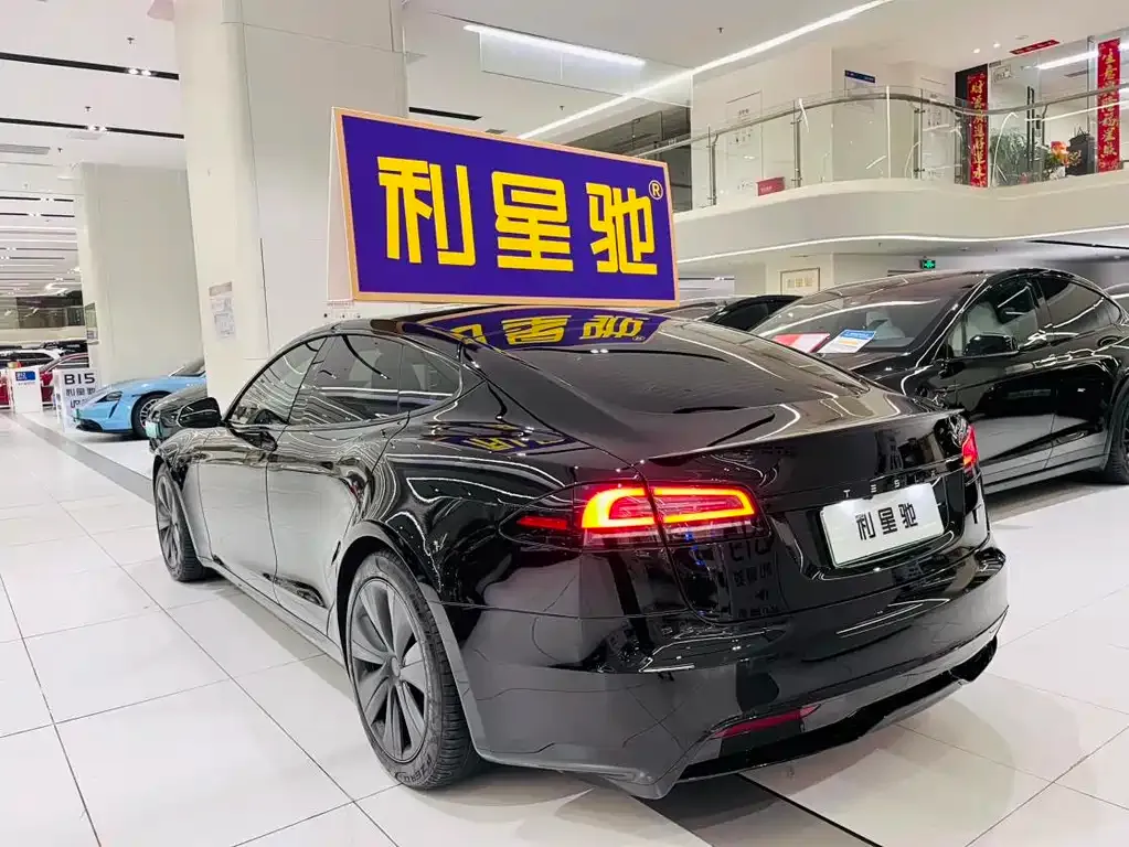 Tesla Model S — фото 3