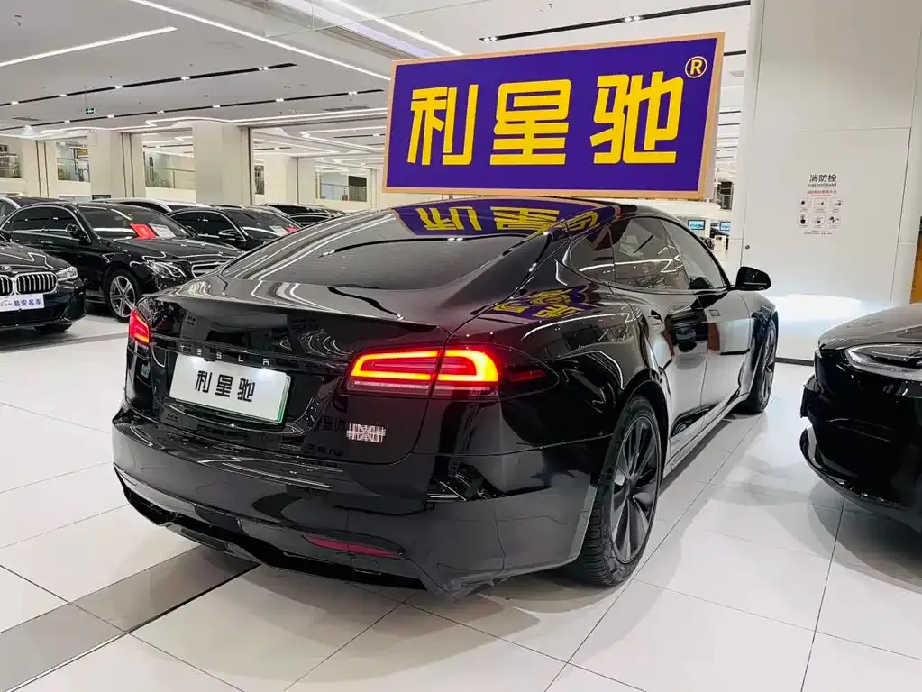 Tesla Model S — фото 6
