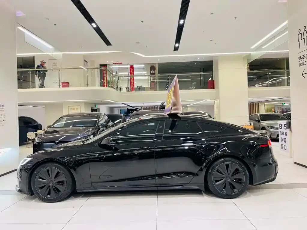 Tesla Model S — фото 8