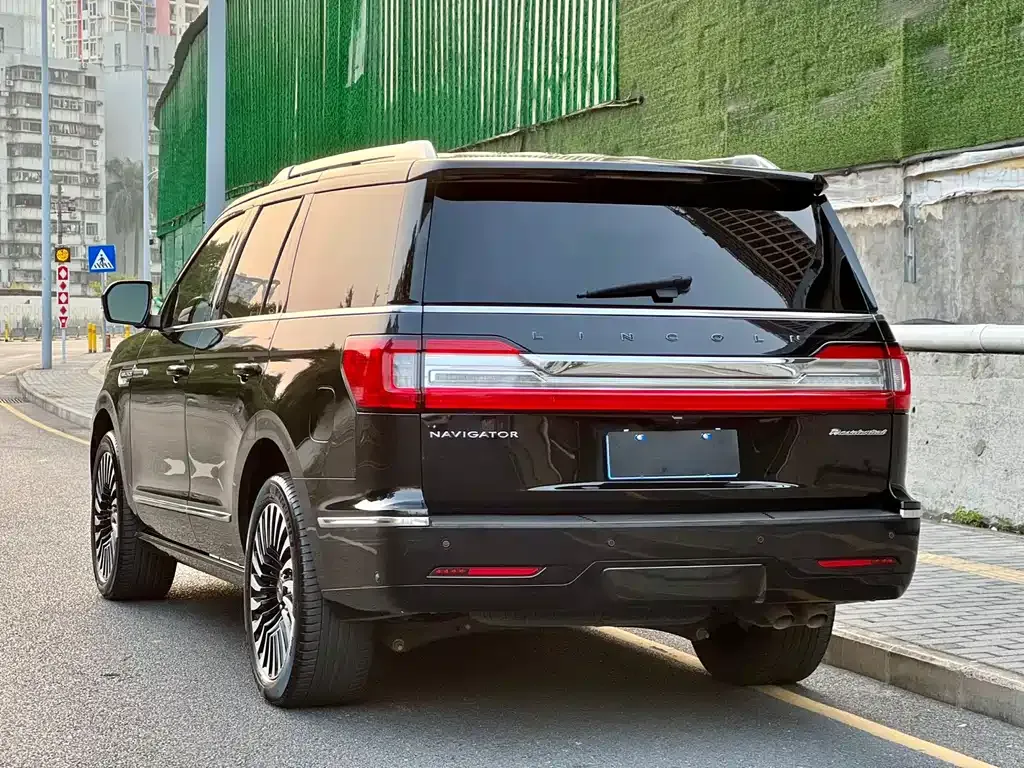 Lincoln Navigator — фото 10