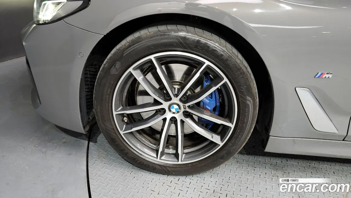 BMW 5-Series — фото 10
