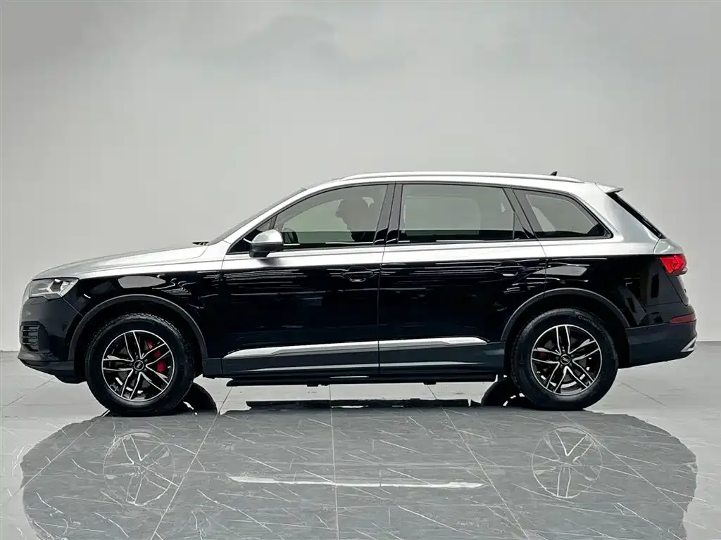 Audi Q7 2023 из CN, фото 8