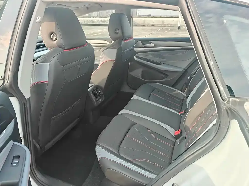 Volkswagen Lamando 2024 из CN, фото 5