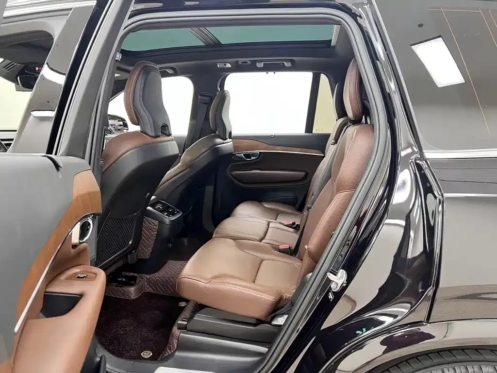 Volvo XC90 2023 из CN, фото 10