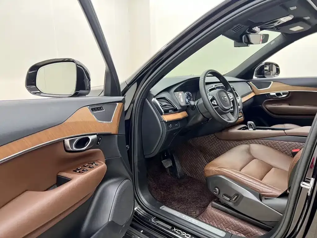 Volvo XC90 2023 из CN, фото 7